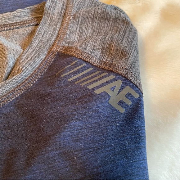 American Eagle Active Flex Blue and Grey Long Sleeve Shirt - Picture 6 of 6